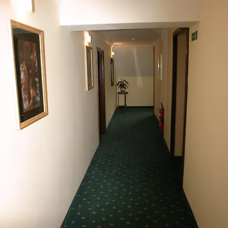 Hotel Sport Manca Garni 3*