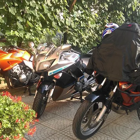 Sport Manca Garni